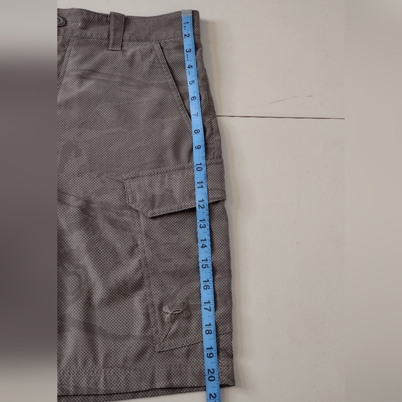 Under Armour Gray Camo Loose Fit Classic Athletic Golf Cargo Shorts Sz 34 - Picture 15 of 15